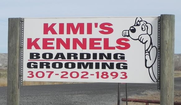 Kimi's Kennels Sign